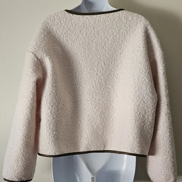 Elegant Cream Jacket with Brown Accents - Picture 6 of 9